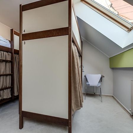 Ostriv Hostel Lviv Bagian luar foto
