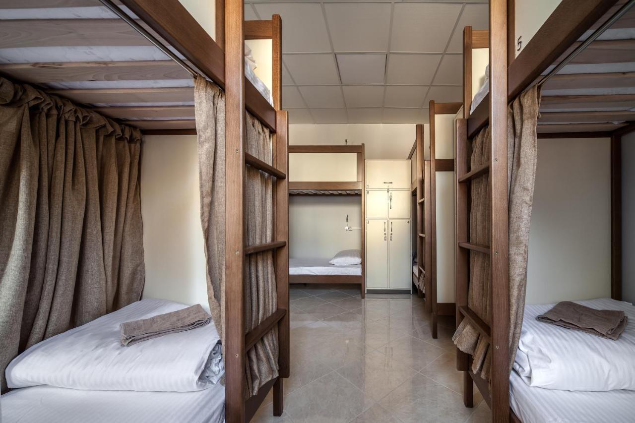 Ostriv Hostel Lviv Bagian luar foto