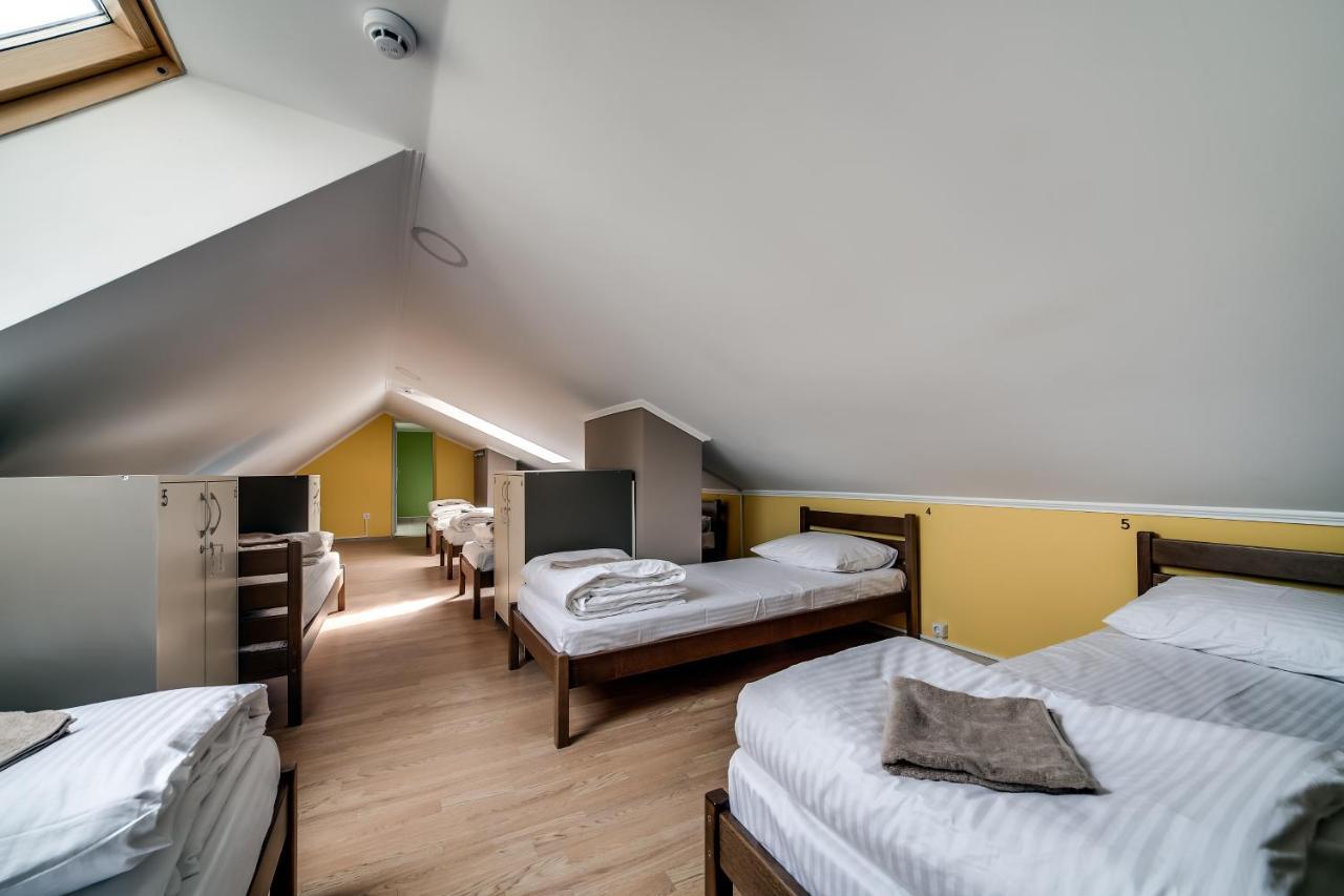 Ostriv Hostel Lviv Bagian luar foto