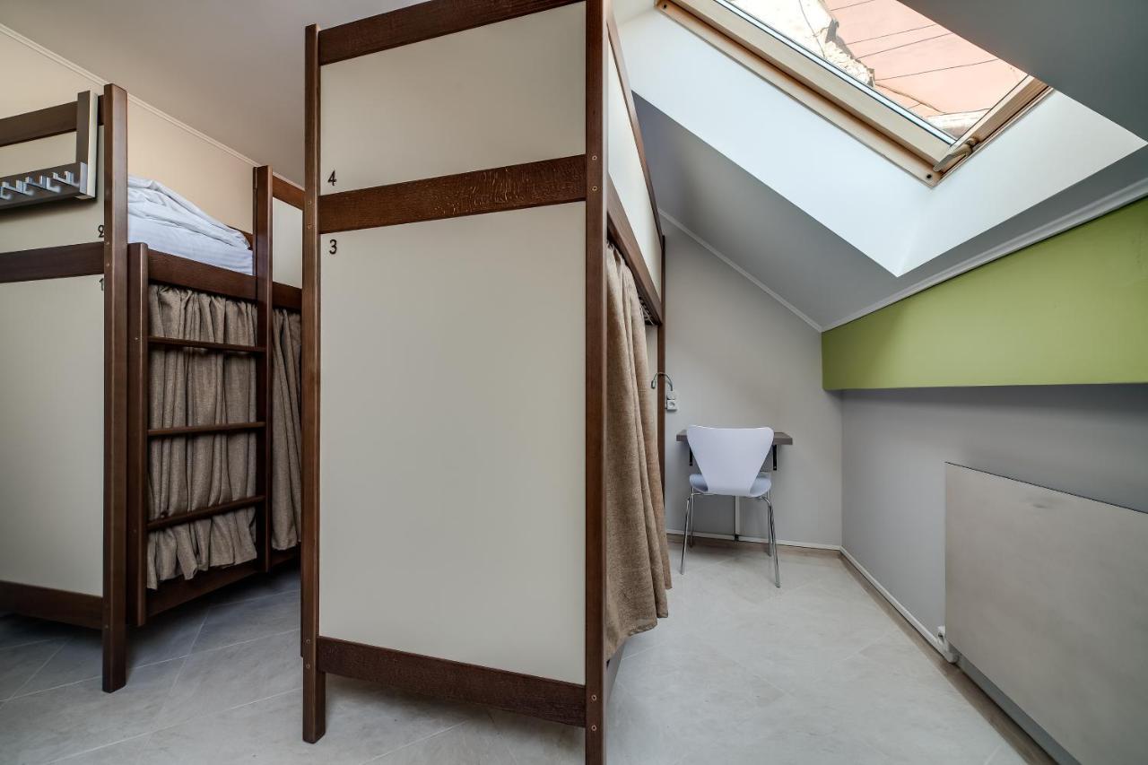 Ostriv Hostel Lviv Bagian luar foto