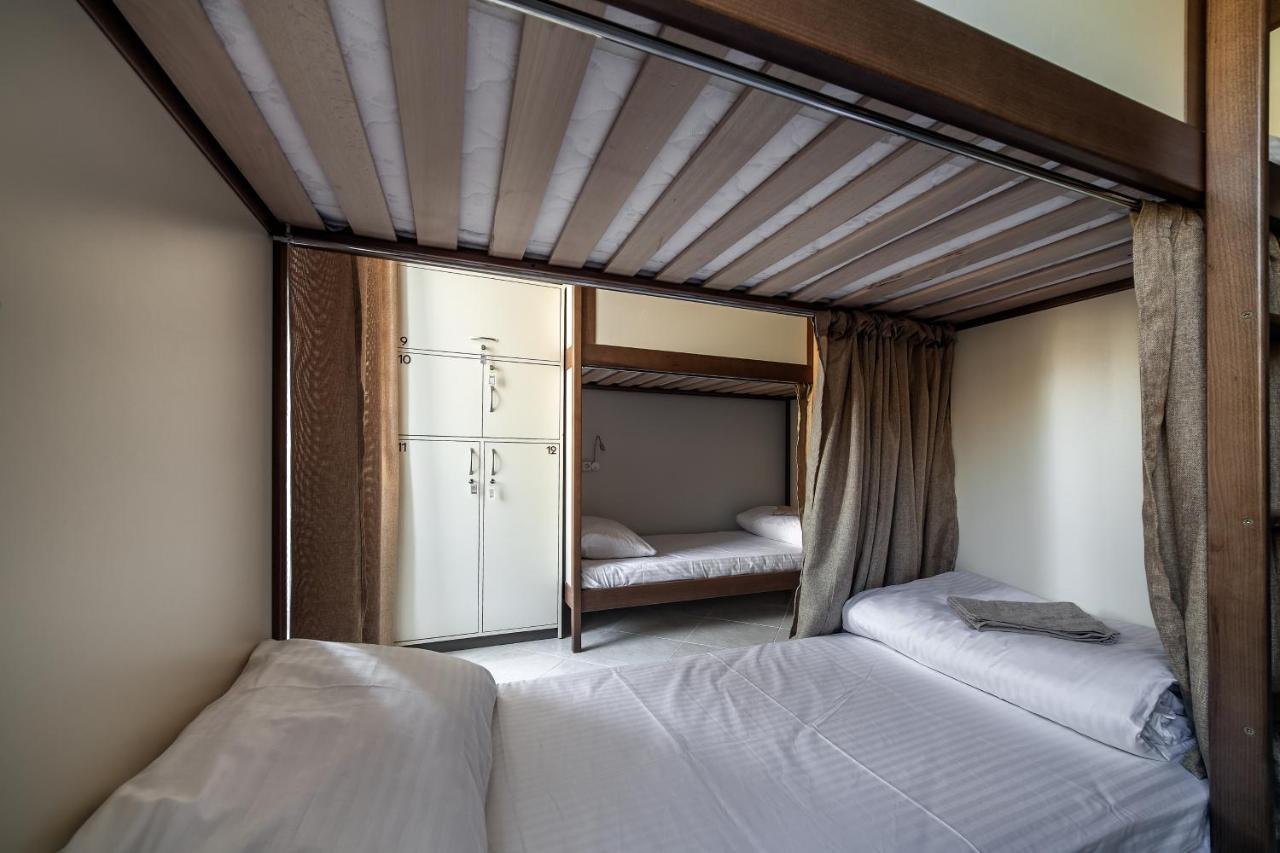 Ostriv Hostel Lviv Bagian luar foto