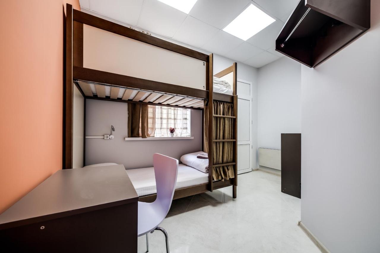 Ostriv Hostel Lviv Bagian luar foto