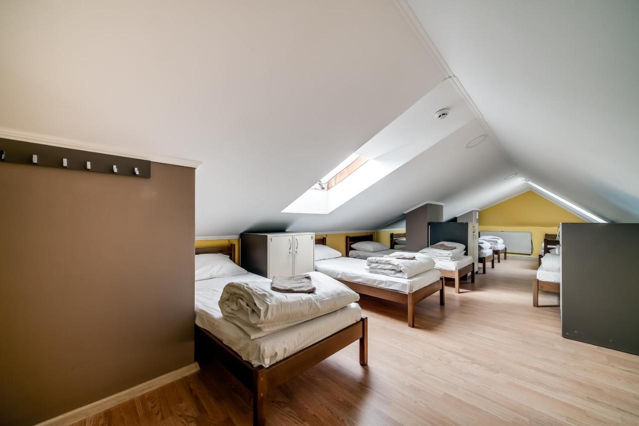 Ostriv Hostel Lviv Bagian luar foto