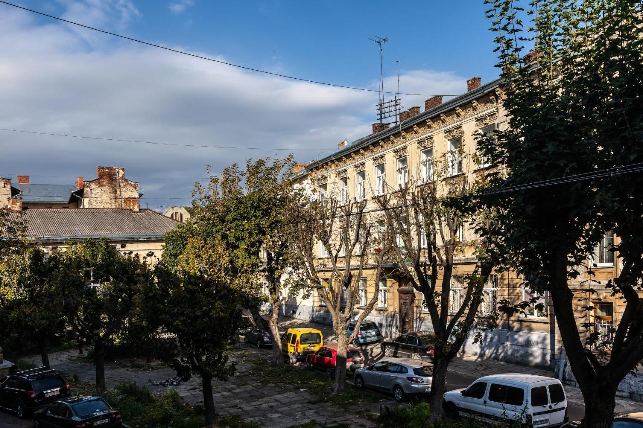 Ostriv Hostel Lviv Bagian luar foto