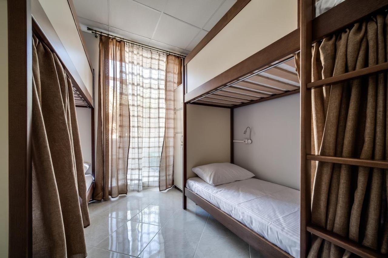 Ostriv Hostel Lviv Bagian luar foto