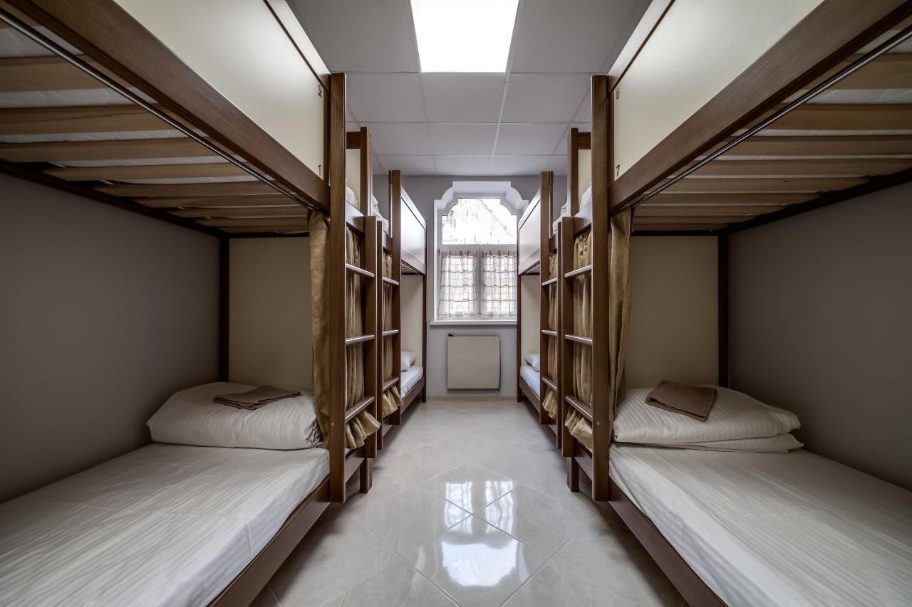 Ostriv Hostel Lviv Bagian luar foto