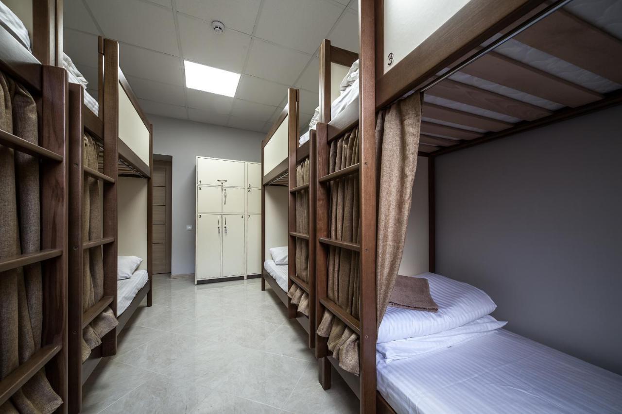 Ostriv Hostel Lviv Bagian luar foto