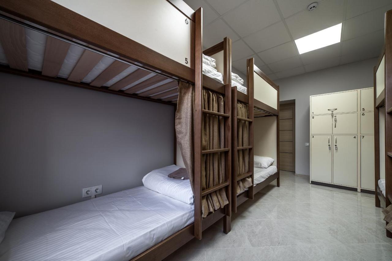 Ostriv Hostel Lviv Bagian luar foto