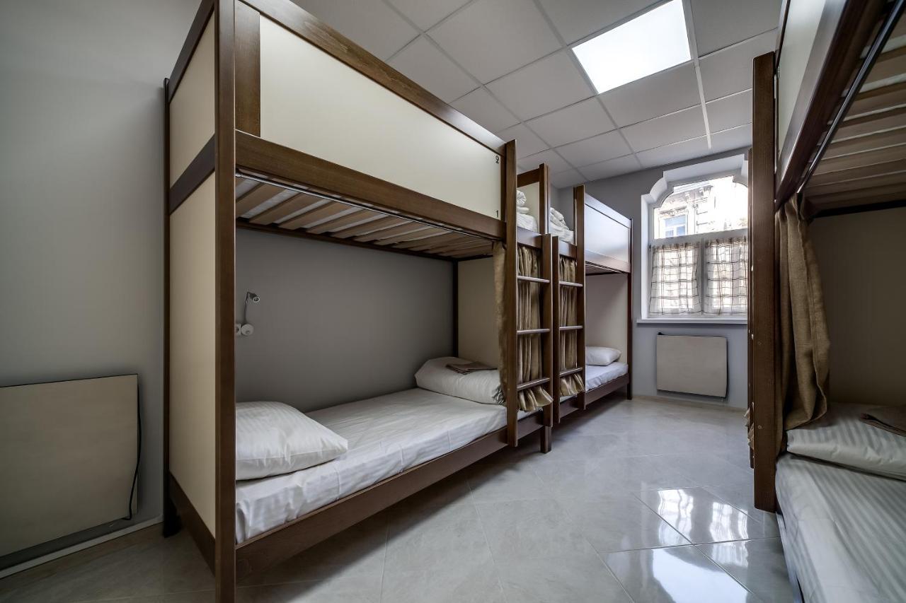 Ostriv Hostel Lviv Bagian luar foto
