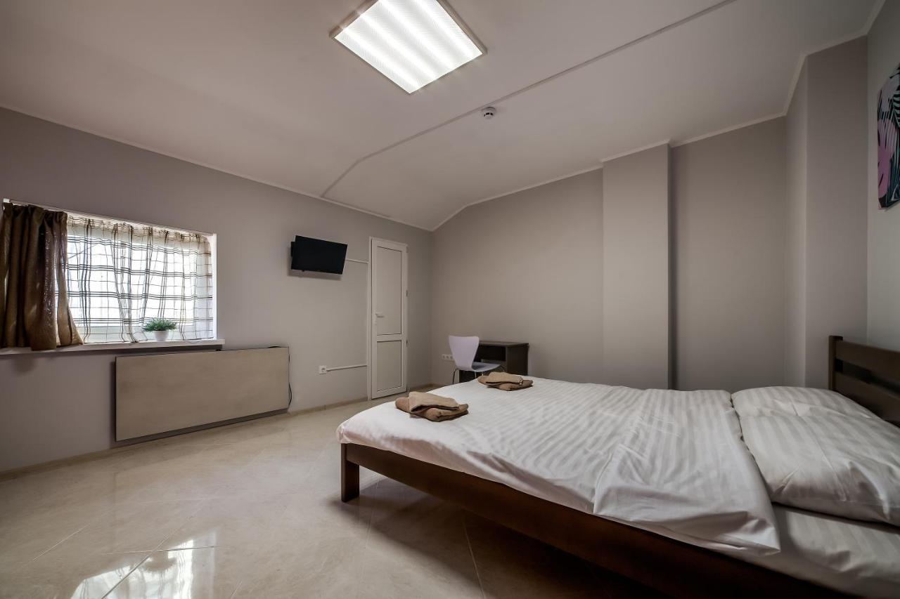 Ostriv Hostel Lviv Bagian luar foto