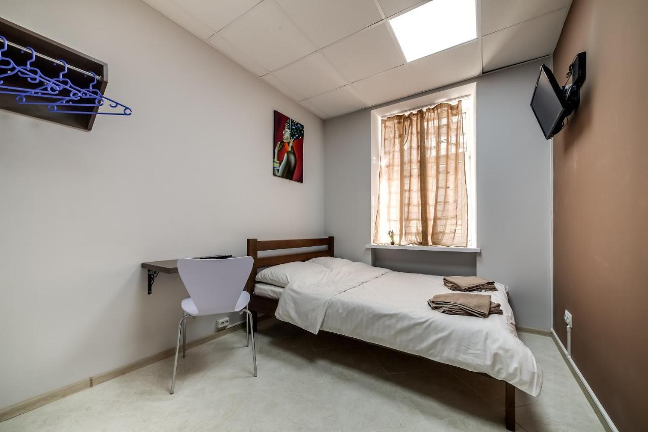 Ostriv Hostel Lviv Bagian luar foto