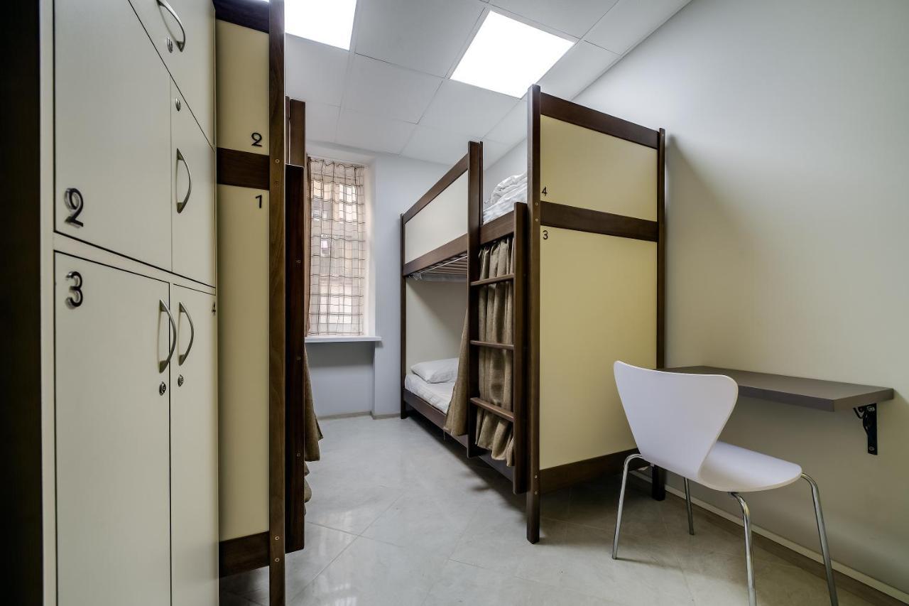 Ostriv Hostel Lviv Bagian luar foto