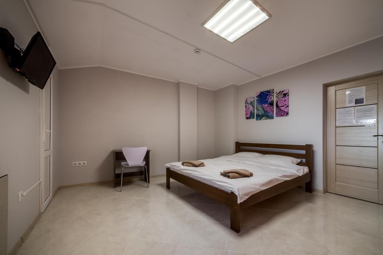 Ostriv Hostel Lviv Bagian luar foto