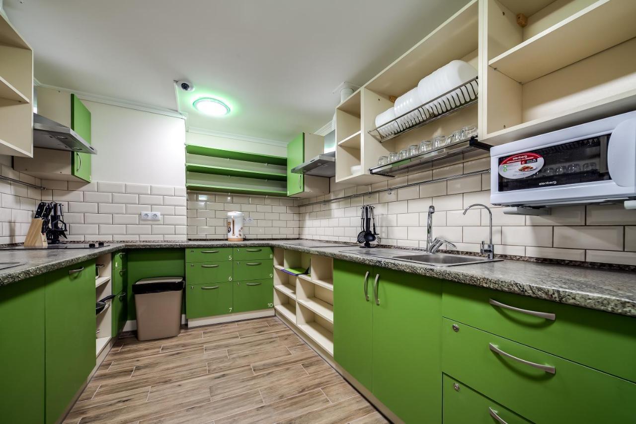 Ostriv Hostel Lviv Bagian luar foto