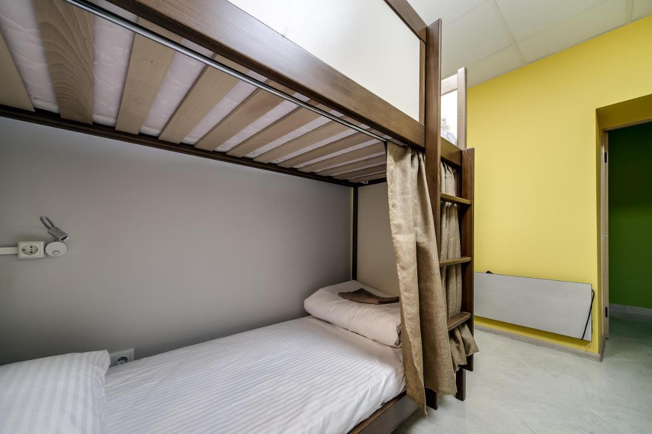 Ostriv Hostel Lviv Bagian luar foto